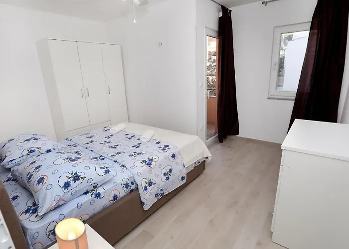 In Okrug Gornji With Sea View, Terrace, Air Conditioning, Wifi 5059-1 *