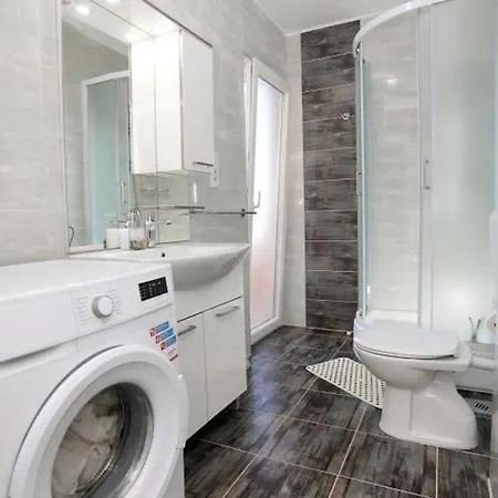 In Okrug Gornji With Sea View, Terrace, Air Conditioning, Wifi 5059-1 * Τρογκίρ
