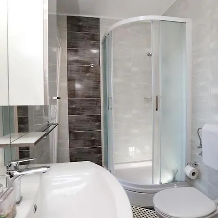 In Okrug Gornji With Sea View, Terrace, Air Conditioning, Wifi 5059-1 Lägenhet *