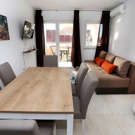 In Okrug Gornji With Sea View, Terrace, Air Conditioning, Wifi 5059-1 Traù